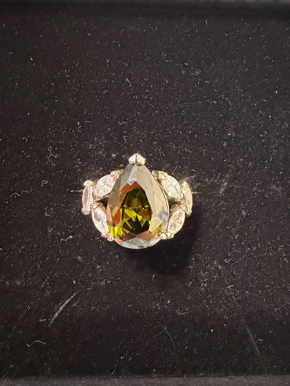 Green Teardrop Crystal Cocktail Ring - Women's  NWOT